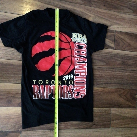 TORONTO Raptors 2019 NBA World Champions TShirt - Picture 4 of 5